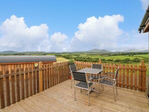 Outdoor dining - Hafan Gelli Sheperds Hut - Enlli (Pwllheli)
