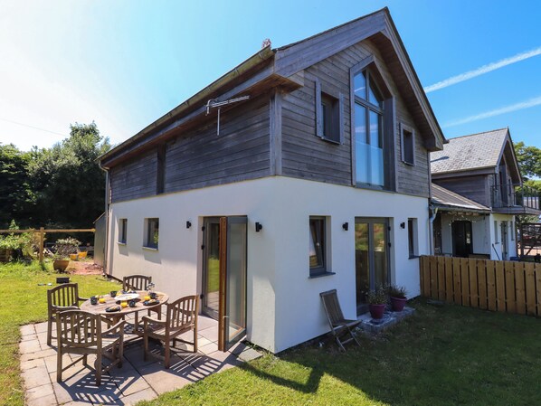 Outdoor dining - South Holm (Totnes)