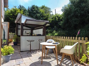 Outdoor dining - South Holm (Totnes)