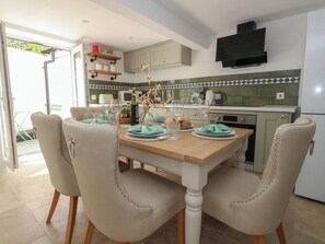 Dining - Belvedere Cottage (Weymouth)