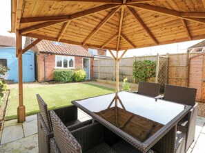 屋外ダイニングエリア