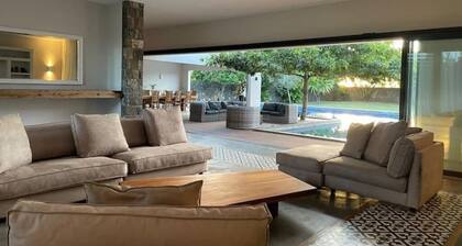 Elite 600M/square Villa with garden in Grand Bay