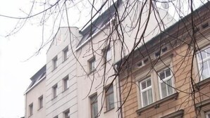 A hotel with a ground floor restaurant, multiple floors, and parked cars. - HOTEL ALEF (Kraków)