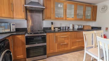 Fridge, dishwasher, electric kettle, toaster
