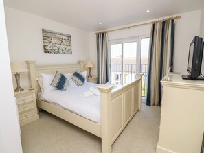 3 Schlafzimmer, individuell dekoriert, individuell eingerichtet