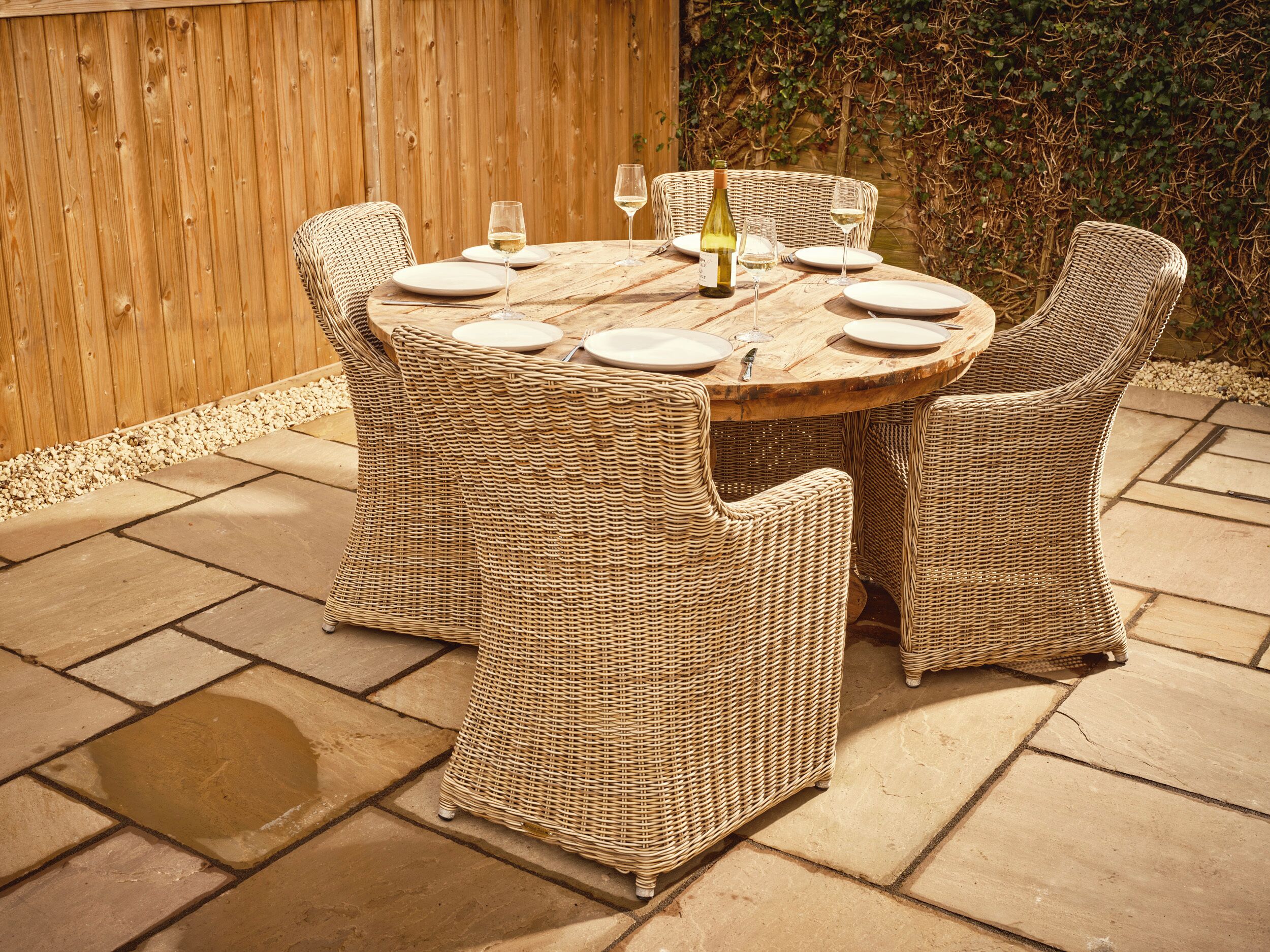 Tempat makan outdoor