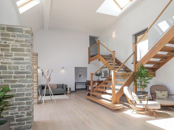 Interior - Ben Luna Lodge (Inverness)