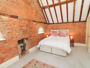 2 عدّة غرف نوم وبديكورات فريدة لكل غرفة وطراز فريد لكل وحدة