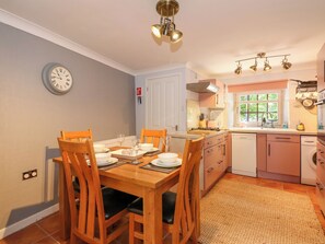 Kühlschrank, Geschirrspüler, Wasserkocher, Toaster