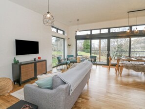 Living area - Coorie In (Aberfeldy)