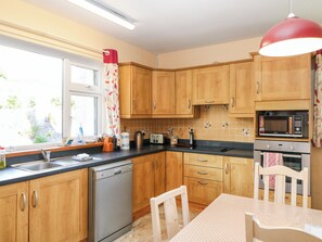 Dishwasher, cookware/dishes/utensils