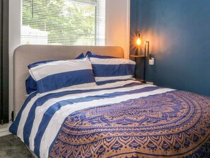 3 bedrooms, individually decorated, individually furnished, free WiFi - The Sail Loft (Y Felinheli)