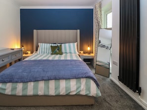 3 bedrooms, individually decorated, individually furnished, free WiFi - The Sail Loft (Y Felinheli)