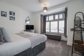 3 bedrooms, individually decorated, individually furnished, free WiFi - 119 Henver Road (Newquay)