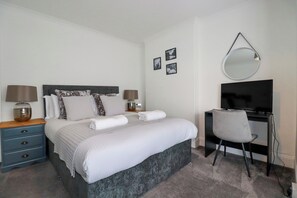 3 bedrooms, individually decorated, individually furnished, free WiFi - 119 Henver Road (Newquay)
