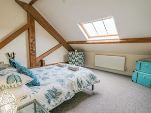 2 bedrooms, individually decorated, individually furnished, free WiFi