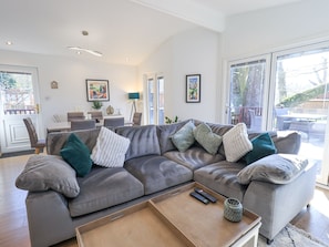 Cottage | Living area