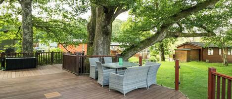 تناول الطعام بالخارج