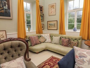 Living area - Laundry Cottage (Bideford)