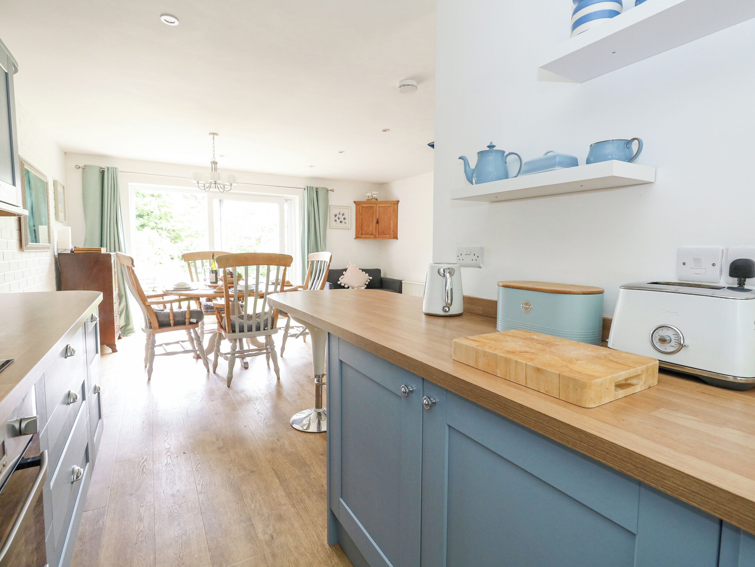 Fridge, dishwasher, electric kettle, toaster