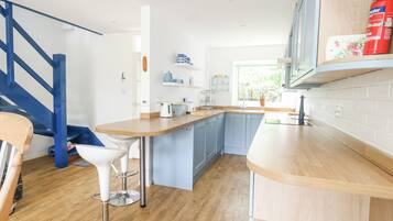 Fridge, dishwasher, electric kettle, toaster