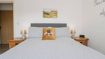 2 bedrooms, individually decorated, individually furnished, free WiFi