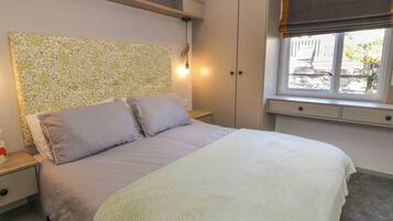 2 bedrooms, individually decorated, individually furnished, free WiFi