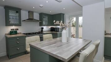 Fridge, dishwasher, electric kettle, toaster
