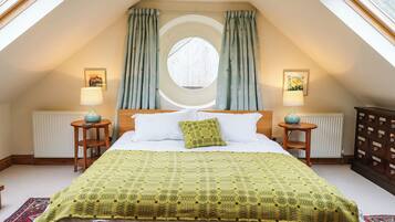 2 bedrooms, individually decorated, individually furnished, free WiFi