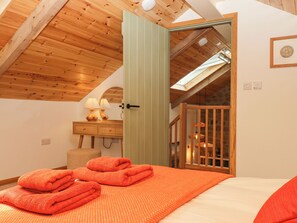 1 habitación, decoración personalizada y muebles diferentes 