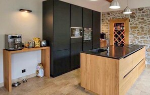Fridge, oven, dishwasher