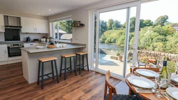 Fridge, dishwasher, electric kettle, toaster