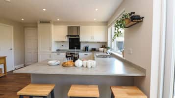 Fridge, dishwasher, electric kettle, toaster