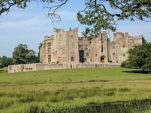 A large, historic castle with multiple towers and a prominent entrance. - 18 Thorngate Wynd (Barnard Castle)