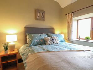 3 bedrooms, individually decorated, individually furnished, free WiFi - Dove Cottage (Leek)