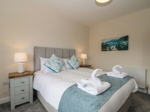 4 camere, con stile personalizzato, con arredamento individuale