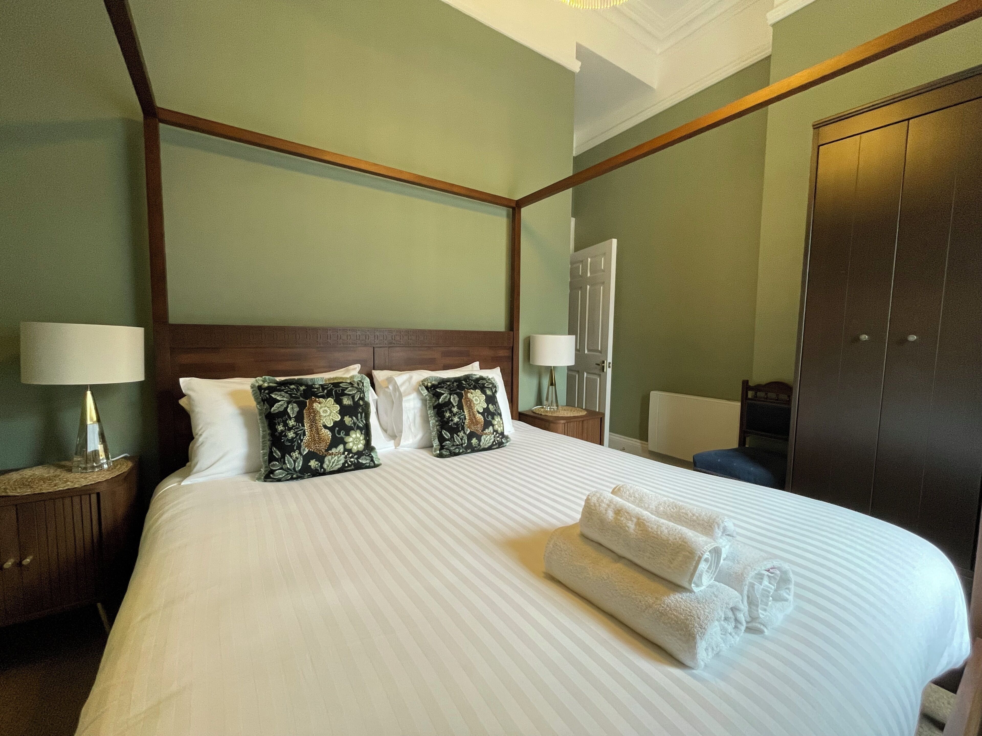 1 غرفة نوم وبديكورات فريدة لكل غرفة وطراز فريد لكل وحدة وواي فاي مجانًا