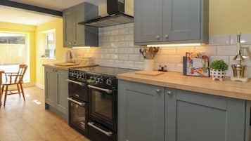 Fridge, dishwasher, electric kettle, toaster