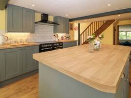 冰箱、洗碗机、电热水壶、烤面包机