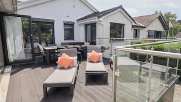 Cottage | Outdoor dining