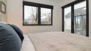 4 bedrooms, WiFi (free), individually decorated, individually furnished - Yonder Lea (Windermere)