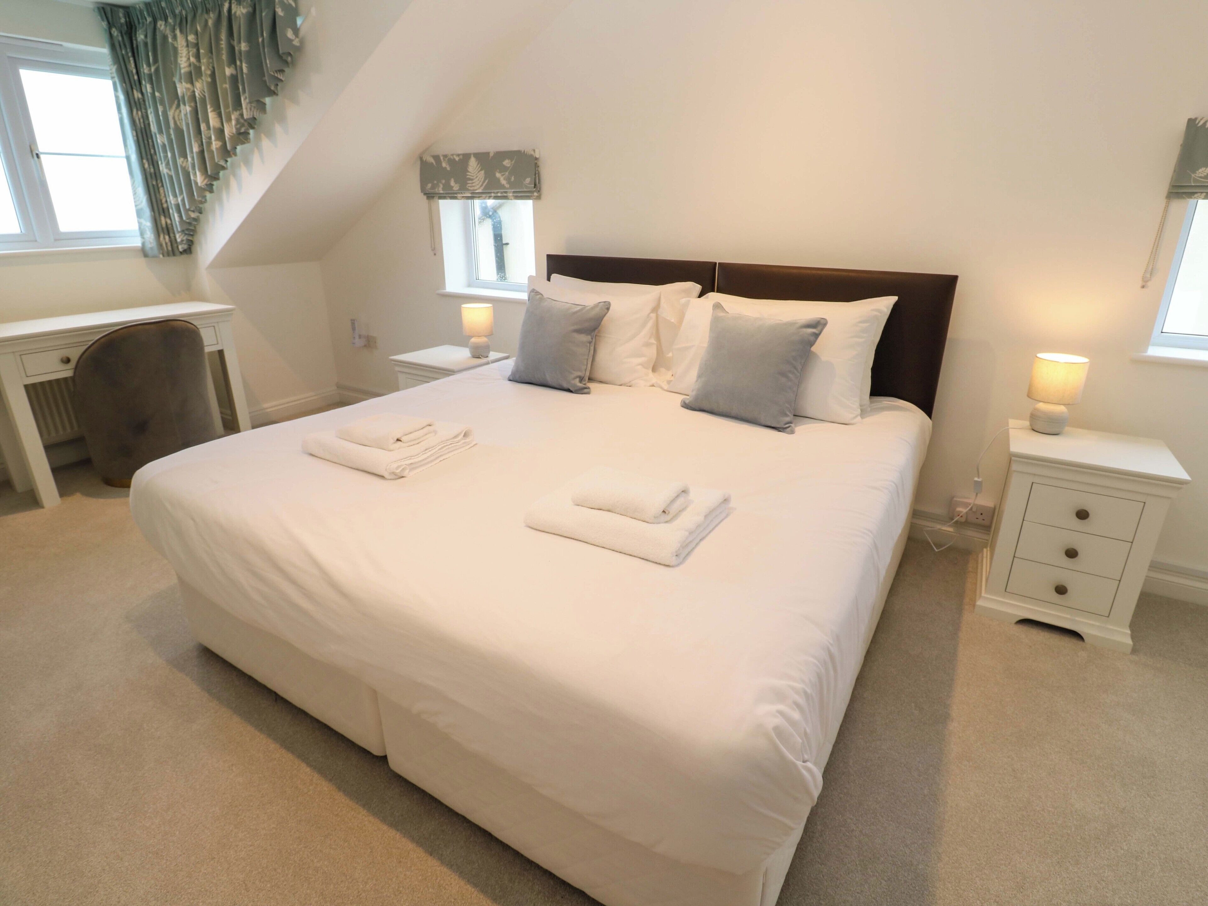 2 bedrooms, individually decorated, individually furnished, free WiFi