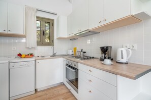 Kühlschrank, Ofen, Herdplatte, Geschirrspüler