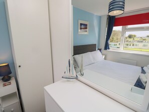 2 bedrooms, individually decorated, individually furnished, free WiFi