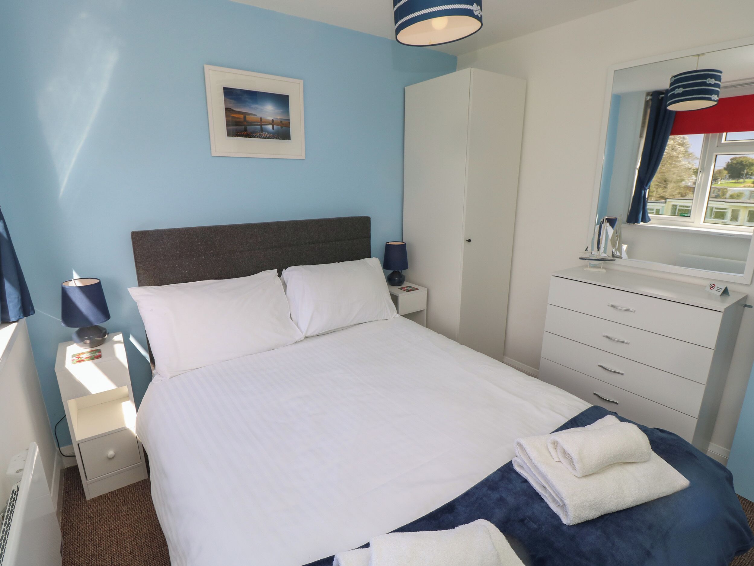 2 bedrooms, individually decorated, individually furnished, free WiFi