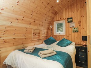 1 bedroom, individually decorated, individually furnished, free WiFi - The Poddy (Swindon)