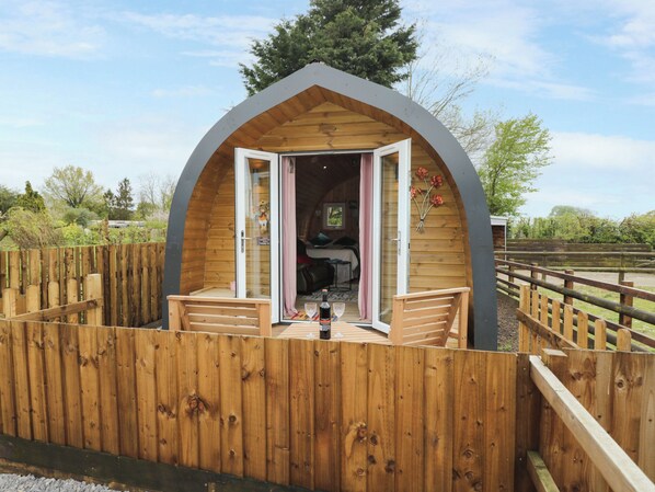 Terrace/patio - The Poddy (Swindon)