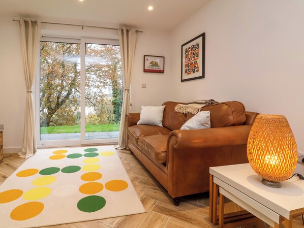 Living area - Valise (Bideford)