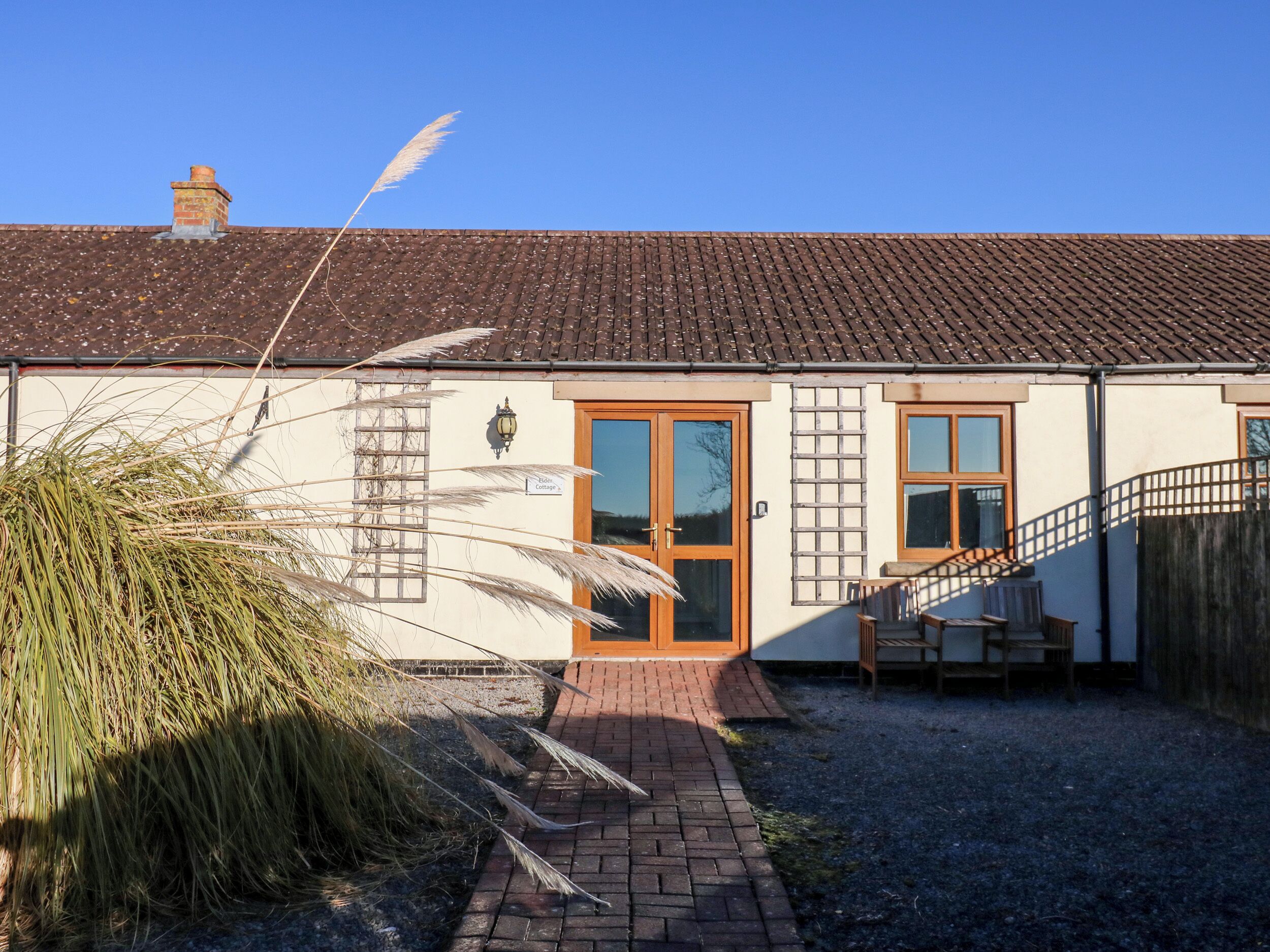 تفاصيل الفندق من الخارج