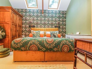 3 bedrooms, individually decorated, individually furnished, free WiFi - Harvey's House (Helston)